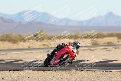 media/Dec-07-2025-CVMA (Sun) [[3e7d2de5dc]]/Race 16-Formula Middleweight/